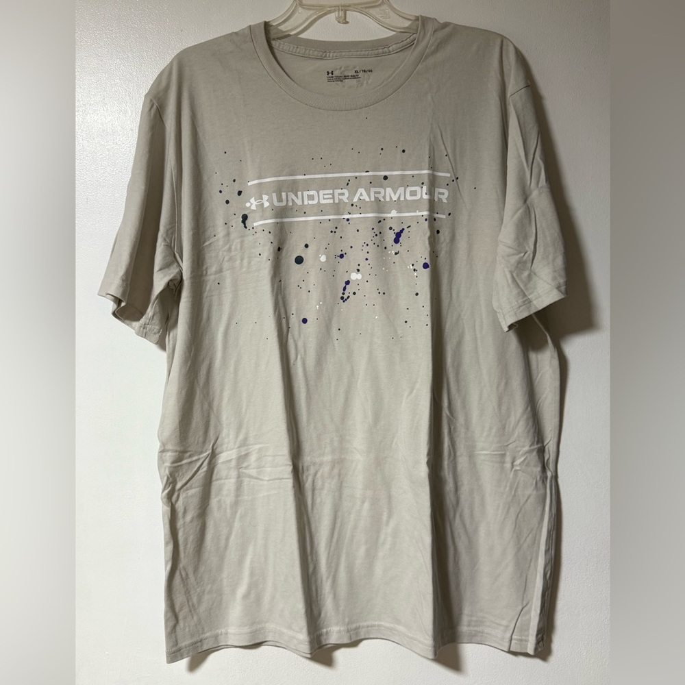 Under Armour Men’s Tee- Light Gray with Design